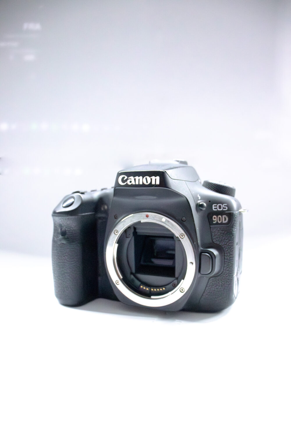 CANON 90D