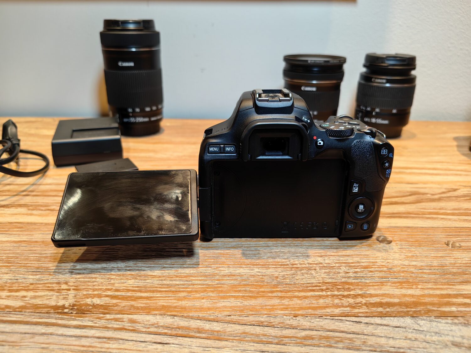 DSLR Canon 250d Mega bundle Περιγραφή->