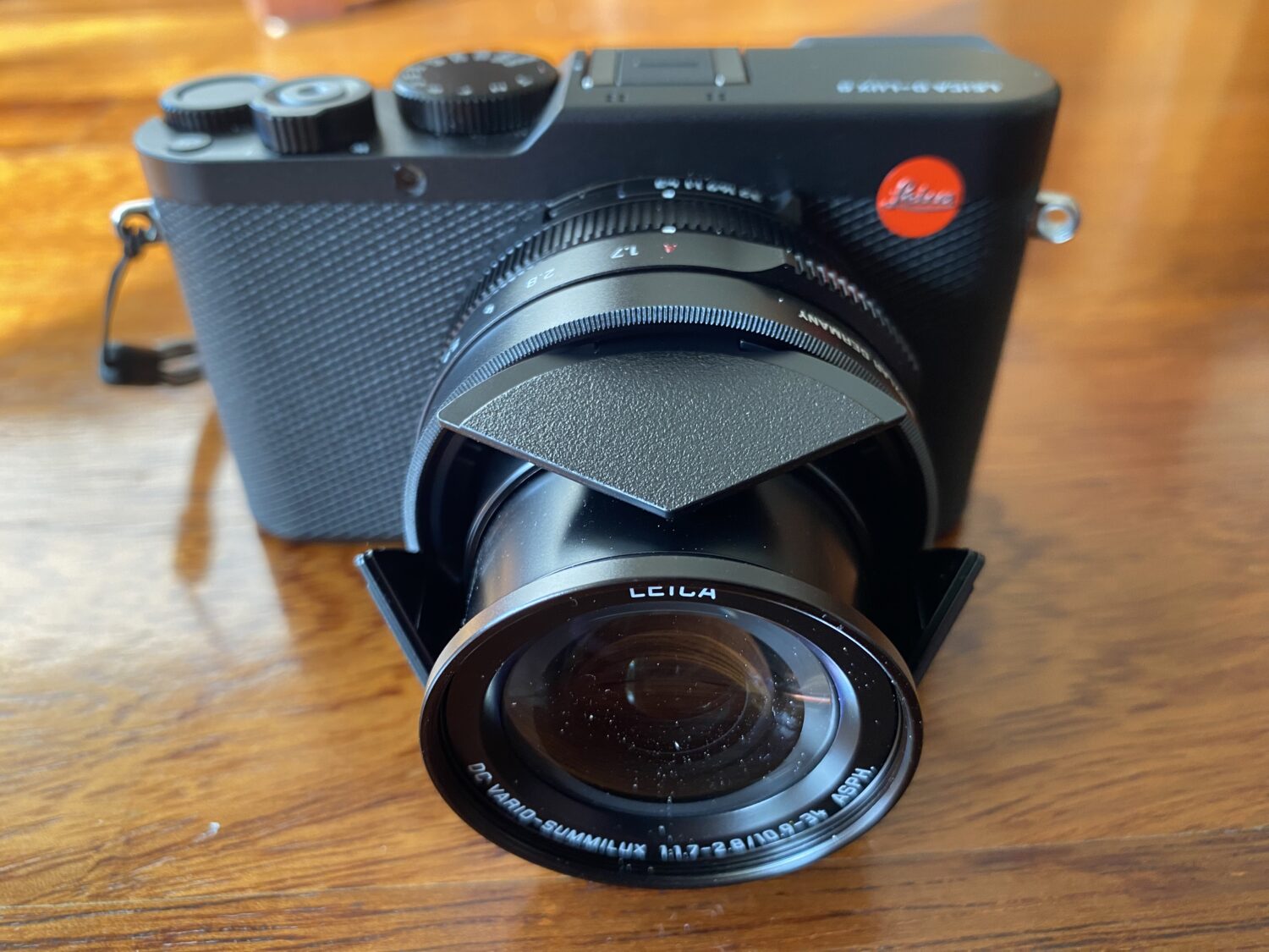 Leica D-Lux 8