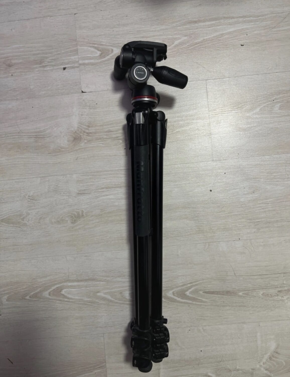 Manfrotto 290 Xtra Tripod  MH804-3W