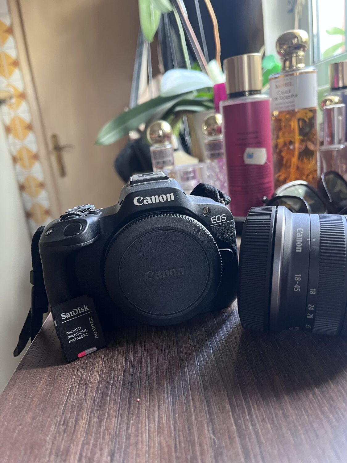 Mirrorless Canon EOS R50 full set