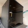 Rack με κλειδαριά Πόρτας από Γυαλί